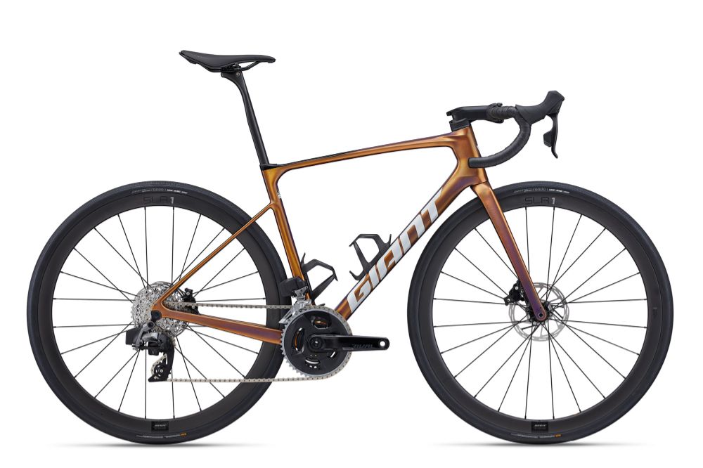 2025 Defy Advanced Pro 1