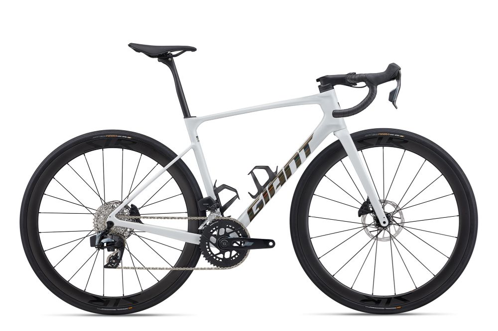 2026 Defy Advanced Pro 1 AXS